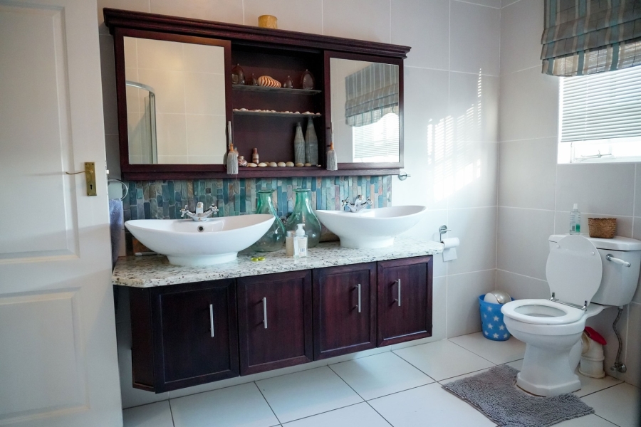 4 Bedroom Property for Sale in Wilkoppies North West